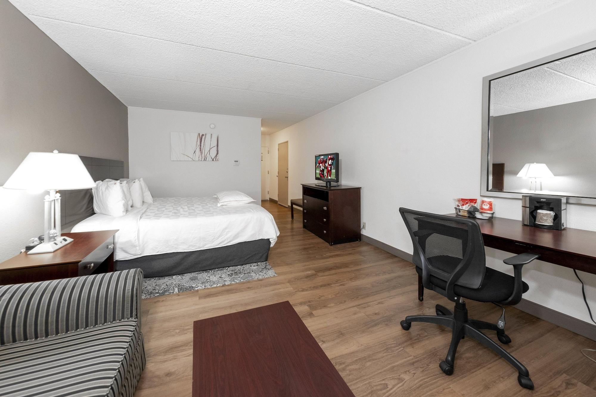Red Roof Inn Plus Newark Liberty Airport - Carteret Eksteriør billede