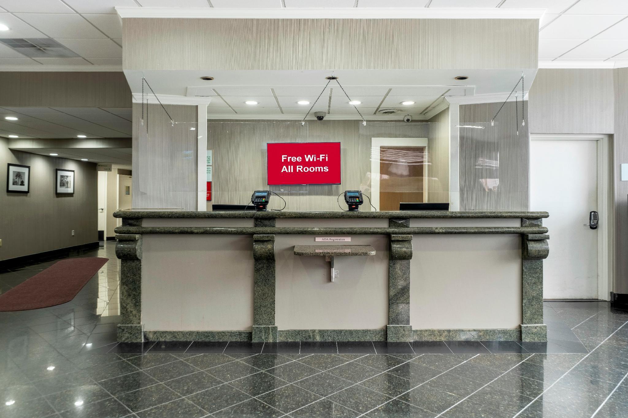 Red Roof Inn Plus Newark Liberty Airport - Carteret Eksteriør billede